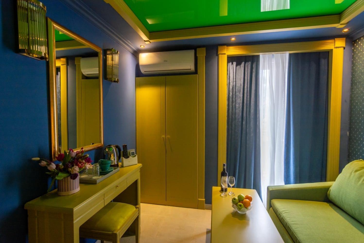 Hotel Craiova By Phoenicia Blue View Olimp Luaran gambar
